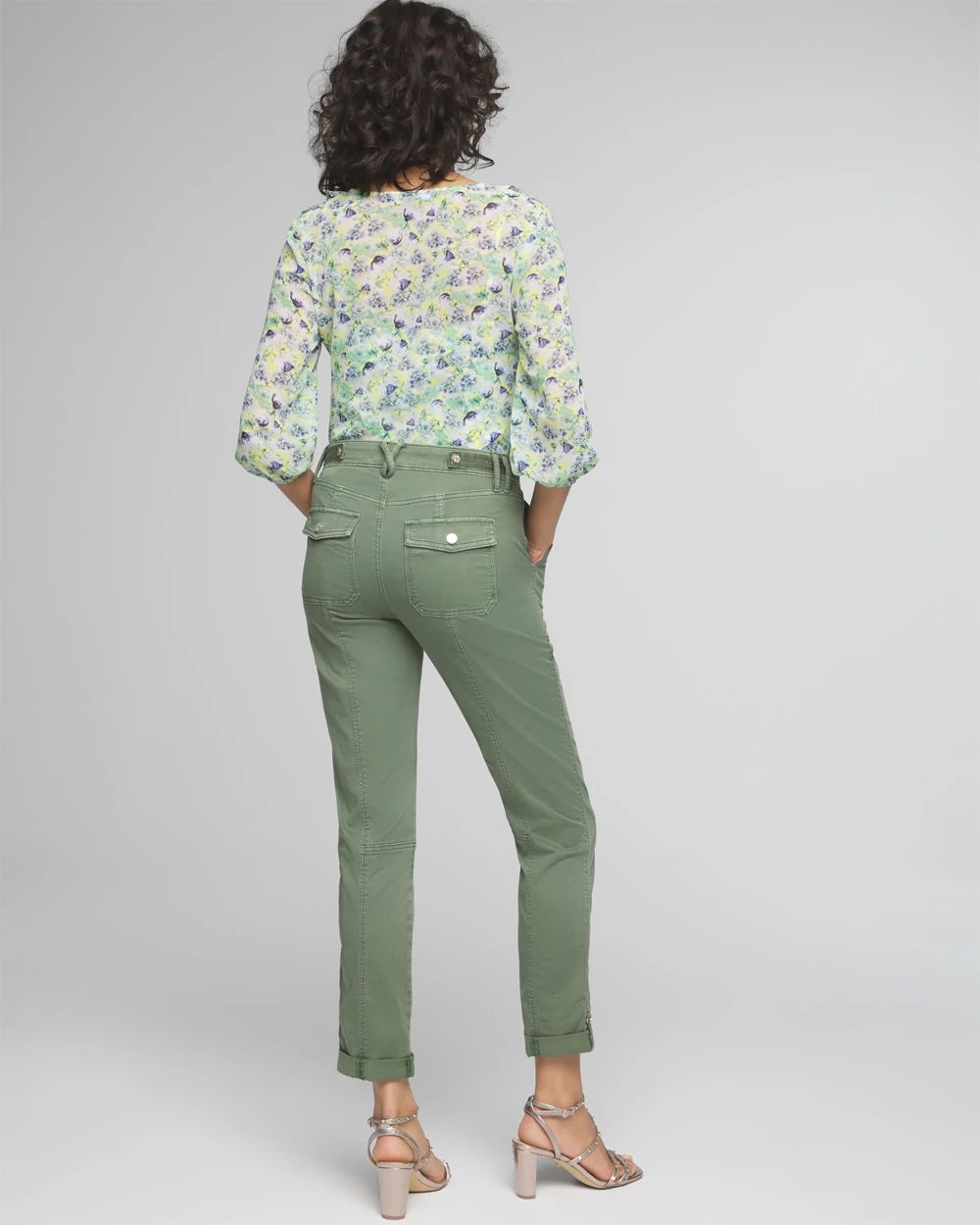 Mid-Rise Pret-A-Pedi Crop Pants