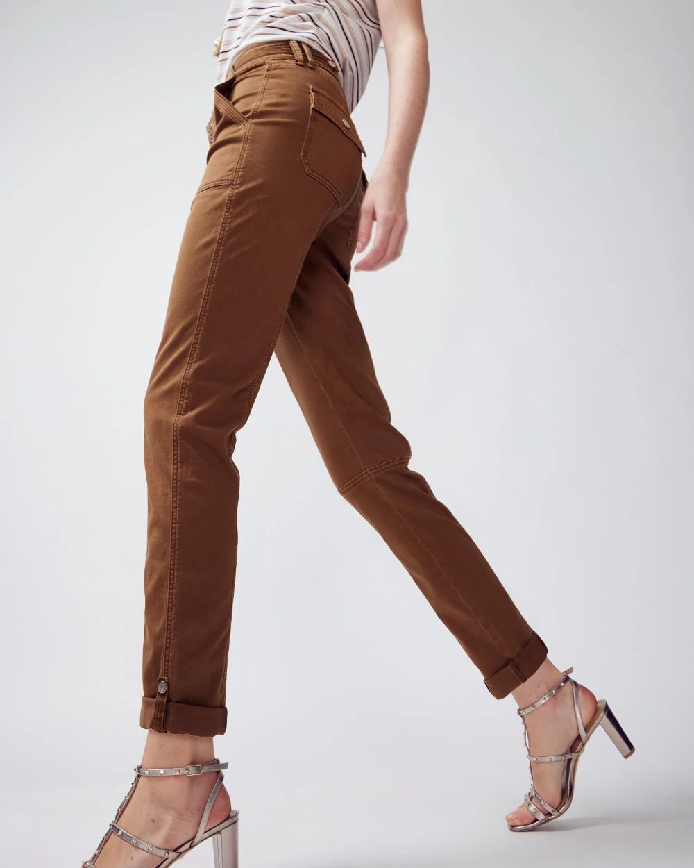 Mid-Rise Pret-A-Pedi Crop Pants
