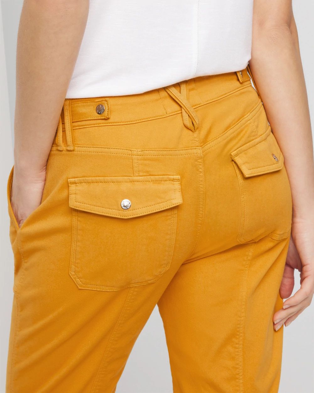 Mid-Rise Pret-A-Pedi Crop Pants