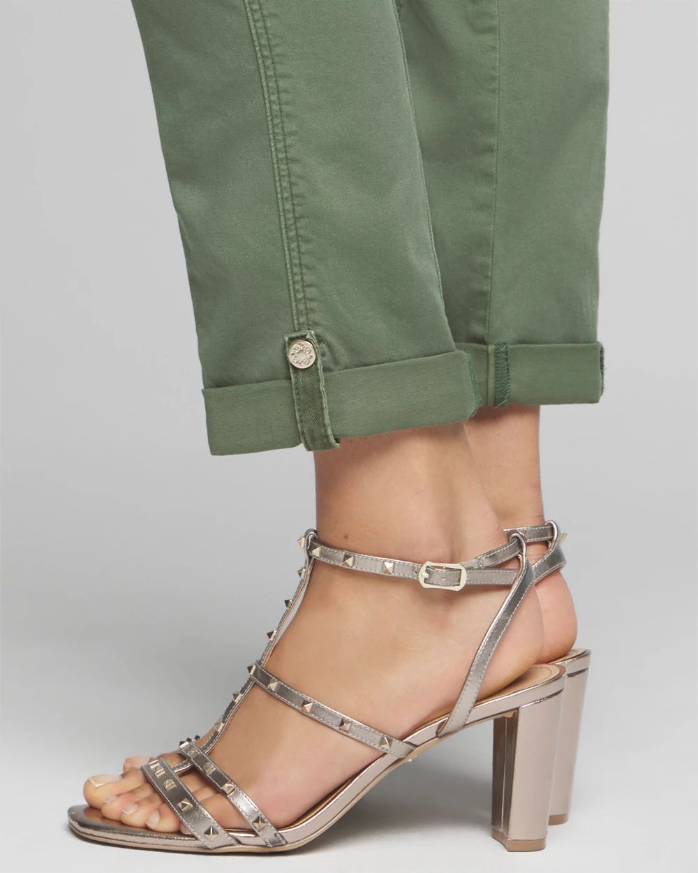 Mid-Rise Pret-A-Pedi Crop Pants