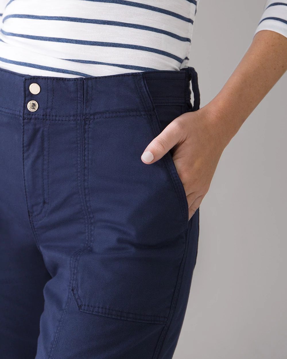 Mid-Rise Pret-A-Pedi Crop Pants